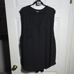 220 Torrid 5 5X Elegant Black V-Neck Blouse Tank Top